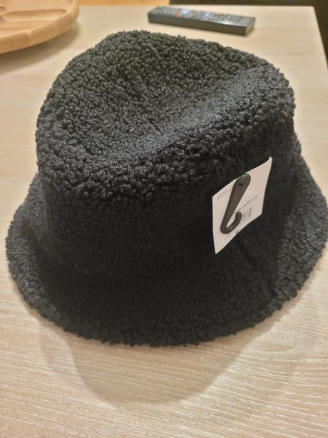 Nový zimný klobúk s visačkou 4f, s