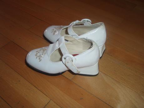 Biele lakovočky, 24