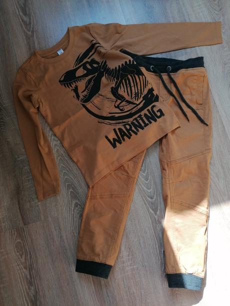 Set - nohavice a tričko, 122