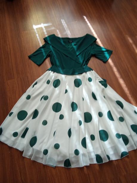 Spoločenské šaty, l