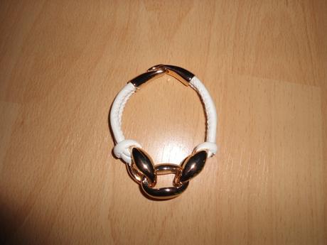 Bielo-zlaty naramok, 