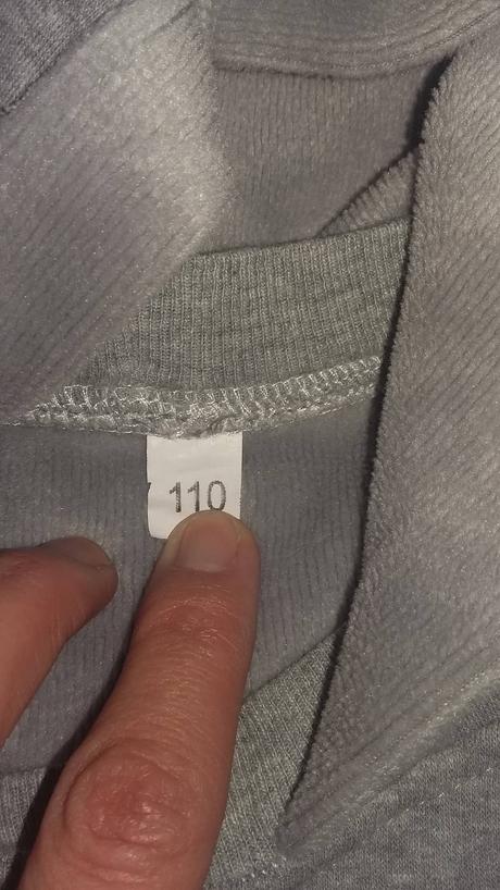 Hrubšia mikina, 110