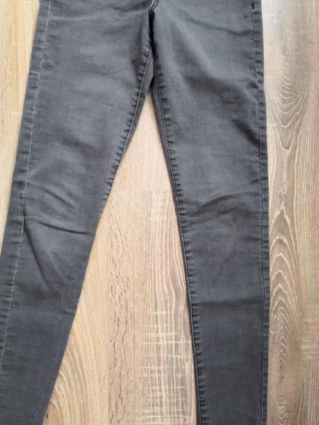 Tmavosive rifle, zara,164