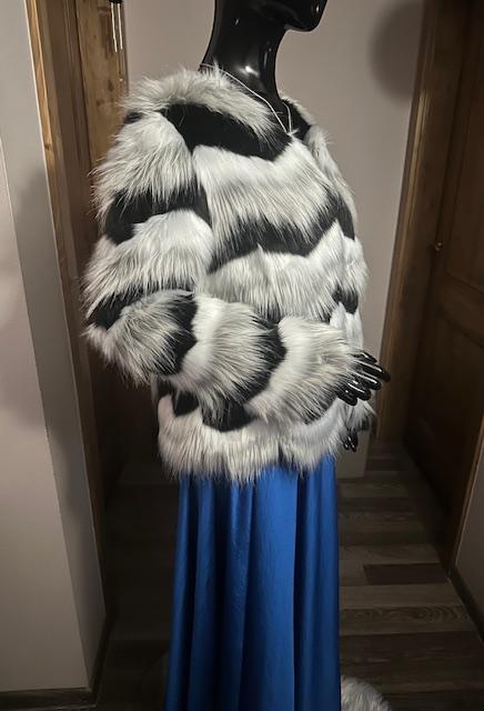 Krásna kratšia bundička zn. orsay, orsay,42 / l / m