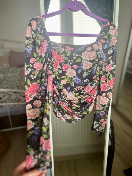 Kvetovaný tylovy top s dlhym rukavom nariasený, s