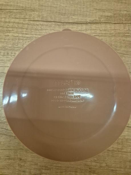 Deleny silikonovy tanier s prisavkou, 