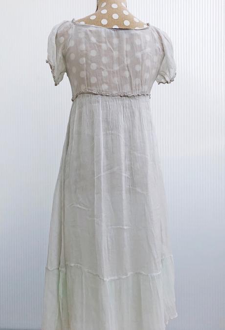 Hodvábne šaty ako z pavučiny, s