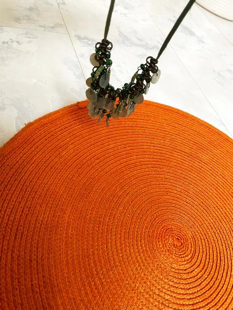 Perleťový náhrdelník, 