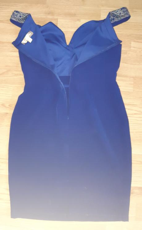 Spoločenské šaty, 42