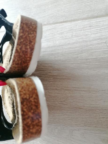 Korkové papuče, 33