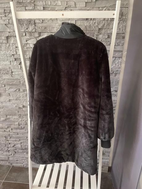 Armani v.38 sedí na m, armani,m