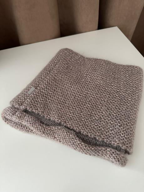 Kvalitný dámsky nákrčník, 