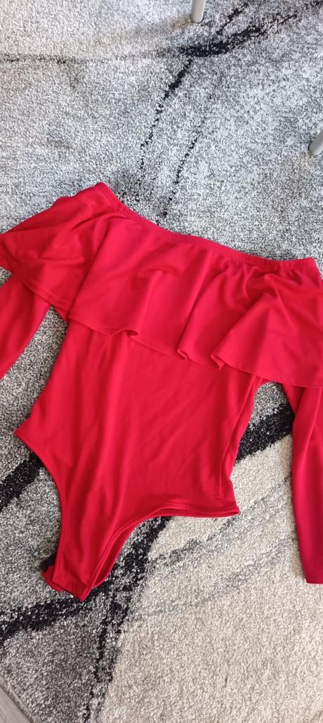 Romantické body s volánom, m