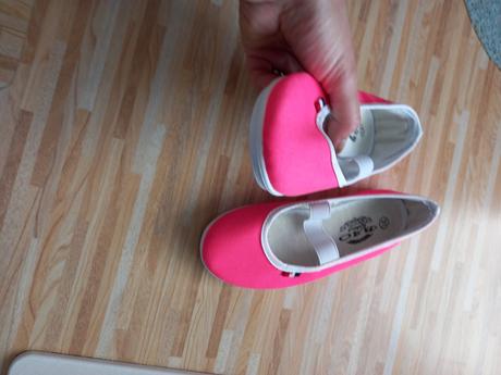 Neónové cvičky, 31