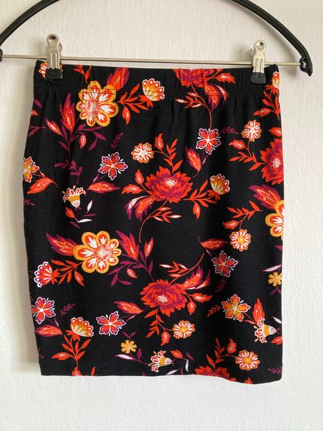 Čierna kvietkovaná sukňa select, select,xs