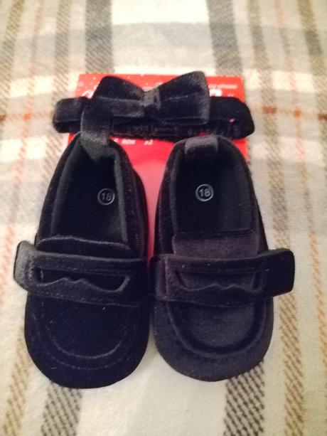 Spoločenské, sviatočné capačky a motýlik, 18