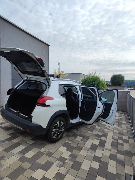 Peugeot 2008 1,5 bluehdi 88 kw allure 6 st. automa, peugeot