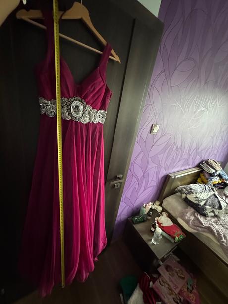 Spoločenské šaty na ples, 42