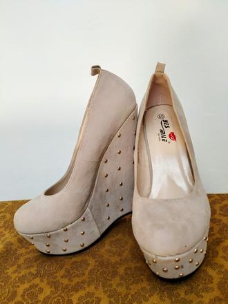 Extravagantné lodičky, 40