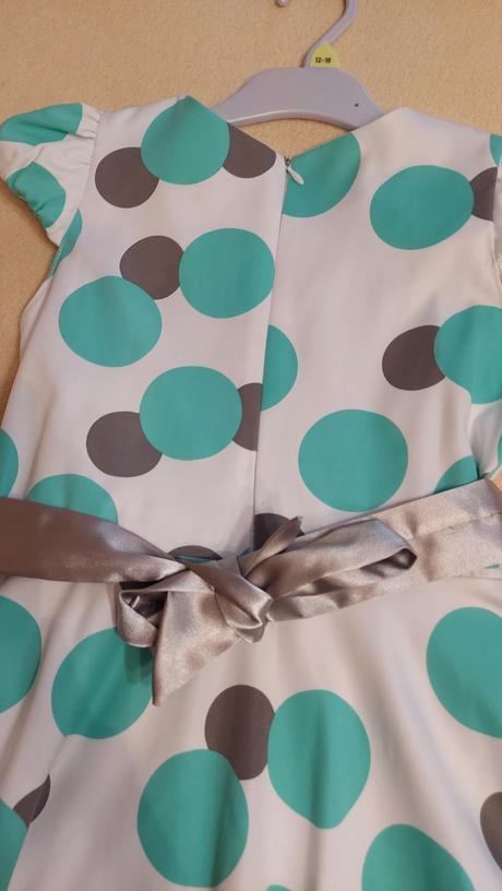 Prekrasne šaty, 146