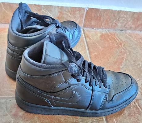 Nike air jordan 1 mid triple black veľ. 42, air jordan,42