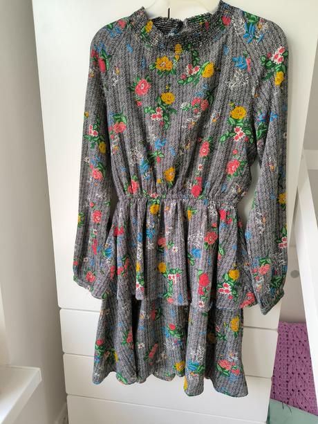 Kvetované šaty s volánmi, reserved,xs