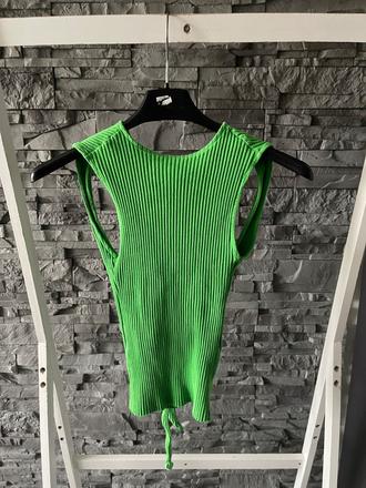 Zara sedi na m, zara,l