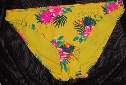 Kvietkove bikiny, l