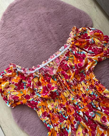 Oranžové šaty s kvetinami, m