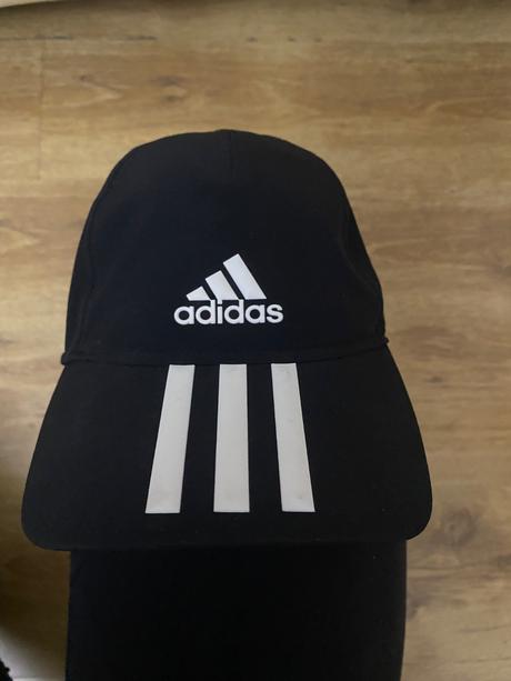 Adidas šiltovka, adidas