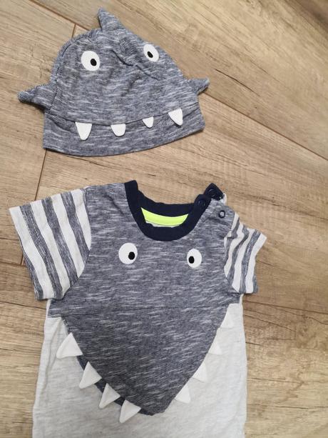 Set pre chlapca (opaľovačky + čiapka) primark, primark,62