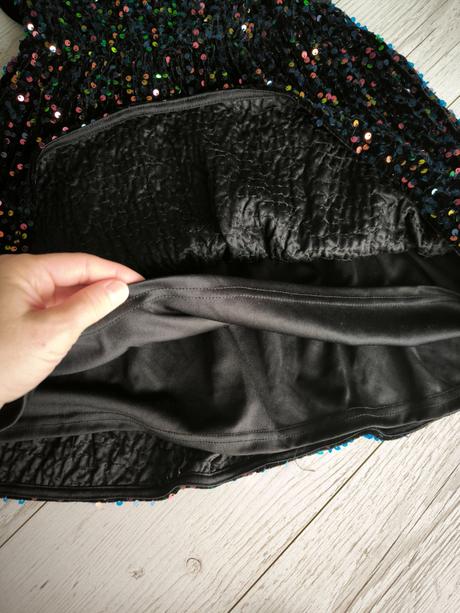 Flitrované šaty, 128