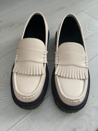 Štýlové mokasiny, 38