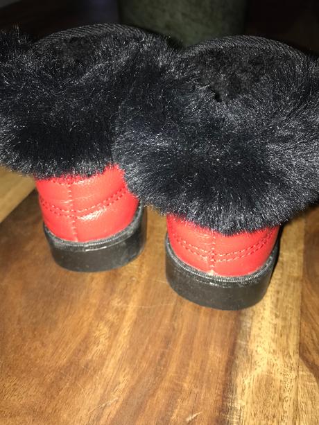 Zimne čižmičky, 22