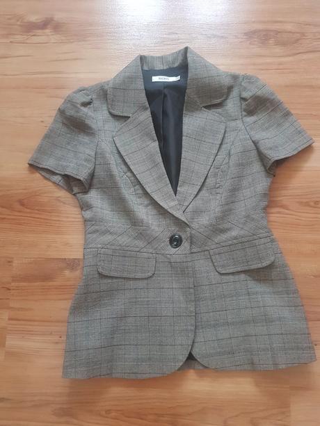 Zaujímavé sako-blúzka, s