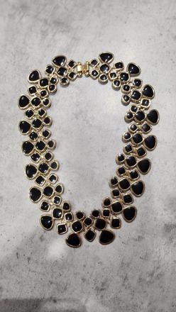 Košeľový náhrdelník,