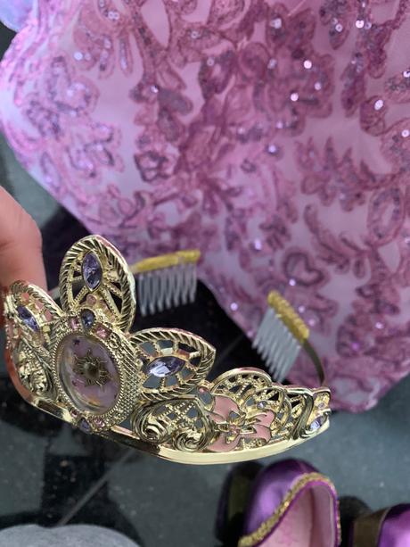 Rapunzel deluxe disney kostým s črievicami a korun, 
