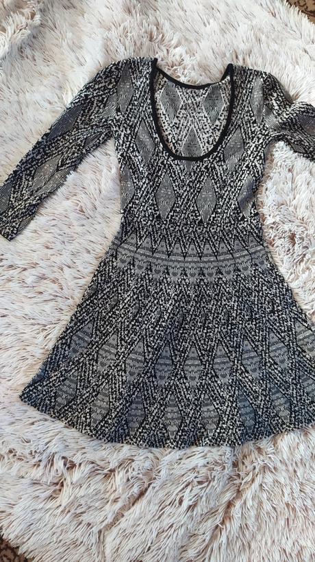 Čiernobiele šaty na zimu, xs