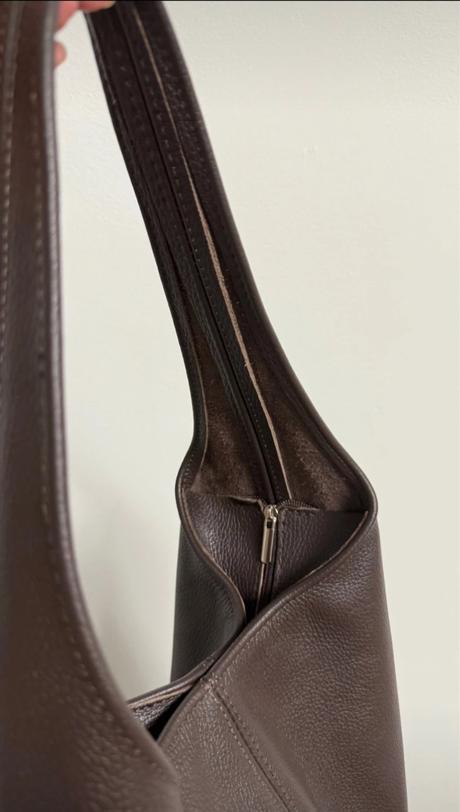 Tmavohnedá kabelka z pravej kože, 