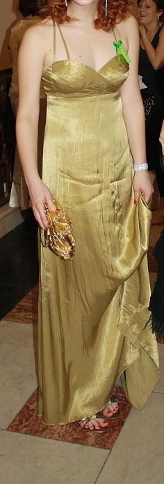 Nadčasové spoločenské šaty, 36