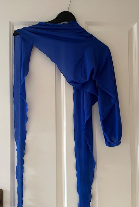 Extravagantný modrý crop top, m/38, m