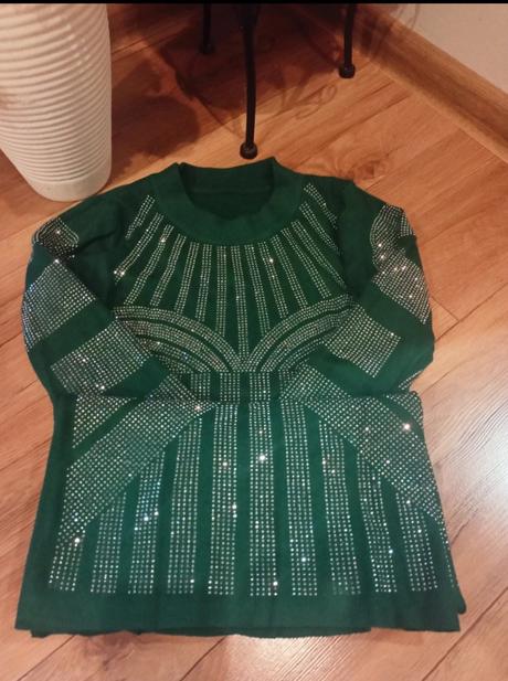 Krásne šaty s flitrami, m