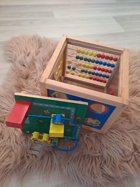 Drevená veľká interaktívna kocka, 