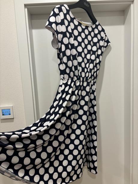 Bodkovane midi saty, xl