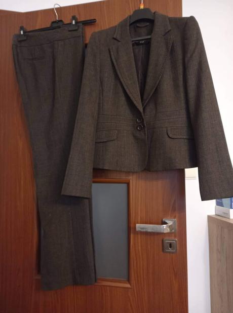 Nohavicovy kostym, f&f,42