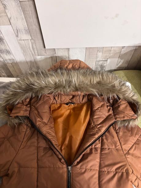 Dámska zimná bunda, 38