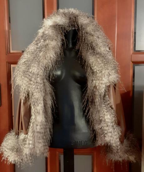 Predám obojstranný exkluzívny kožušek veľ. s-xl, 