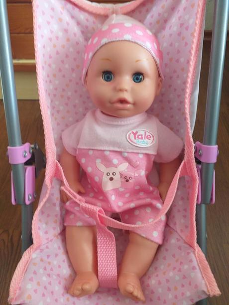 Bábika s kočíkom, 