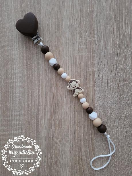 Hryzadielka a retiazky na cumlík,