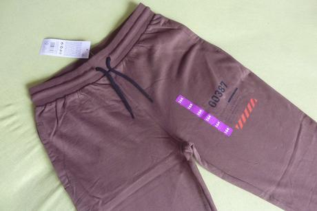 Pekné, hnedé, tepláky v.164, 164